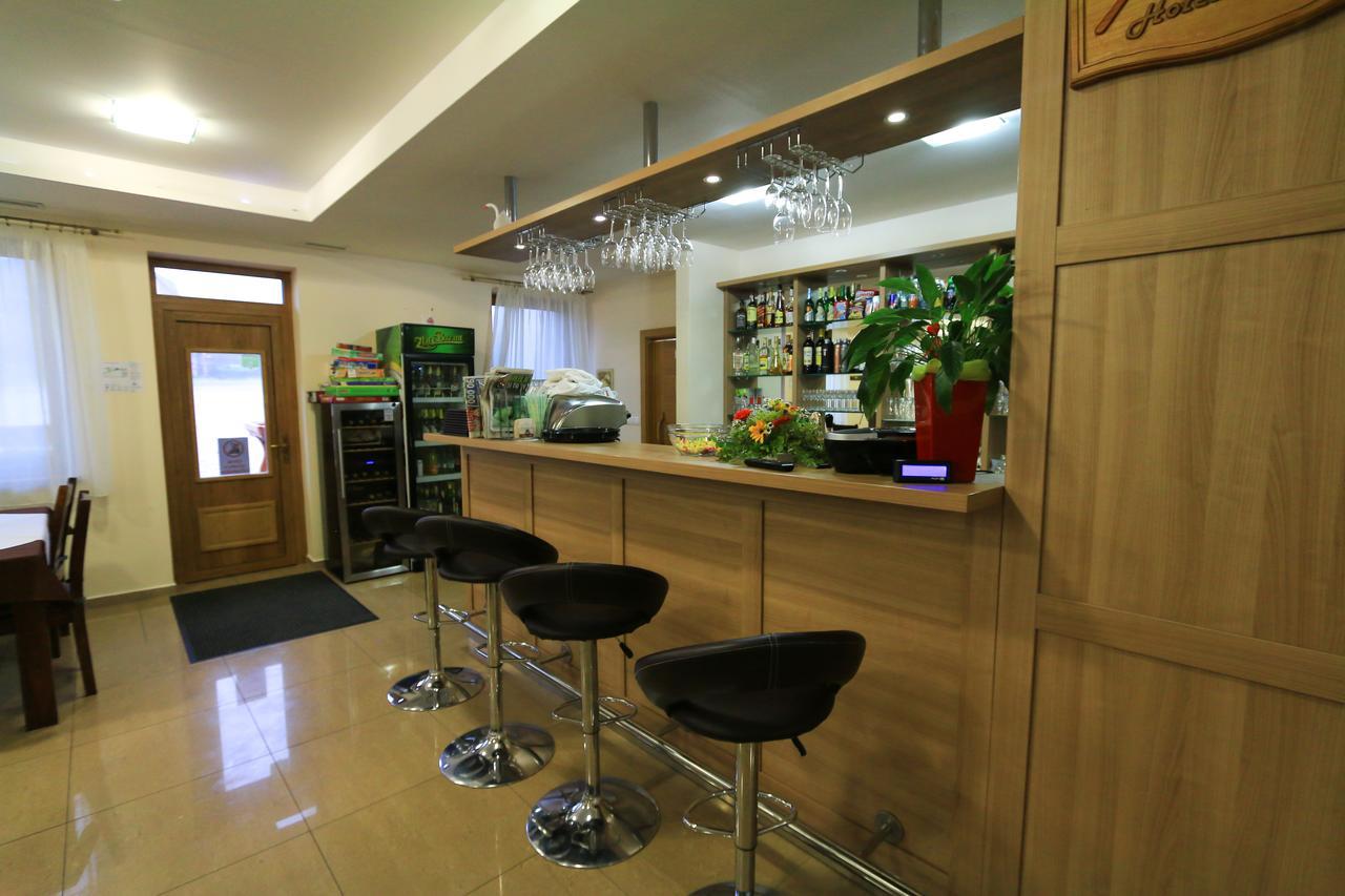 Horsky Hotel Kristina Hrustin 外观 照片